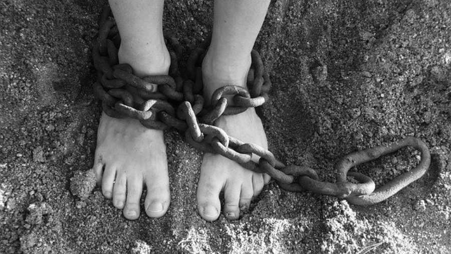 chains on feet image